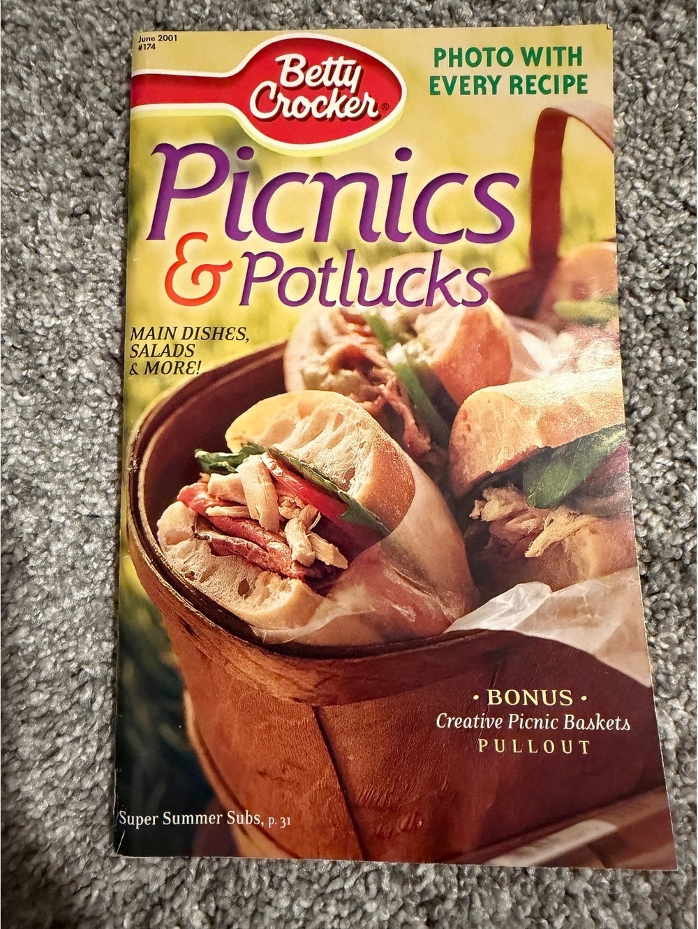 Betty Crocker Picnics & Potlucks Cookbook Magazine June 2001